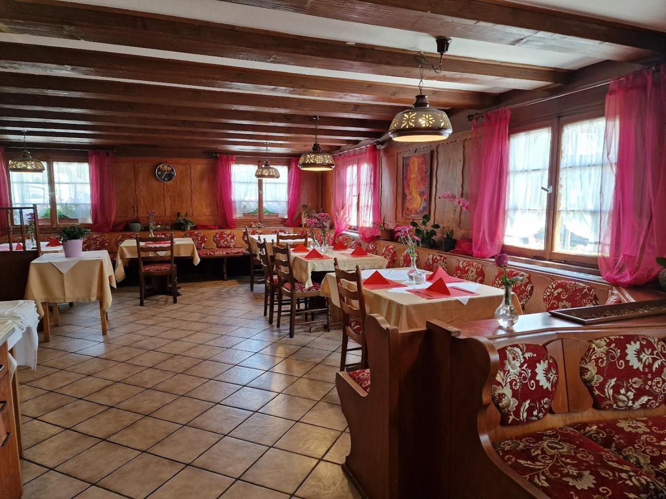 Hotel-Restaurant Zum Loewen Jestetten Zewnętrze zdjęcie